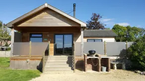 Bluebell Lodge - Sleeps 4/5 with Private Hot Tub - Image 2