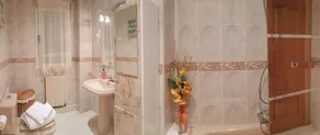 Central apartment with terrace - Image 3