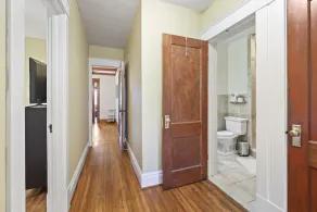 Cozy Upper 3 bed 2 full bath + loft + balcony - Image 4