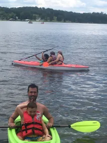 Entspannen Sie sich und genießen Sie den See und den Pool - Image 2