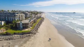 1 bdrm corner unit w/ Ocean & Harbor View *Steps From Beach* F201 North Coast Village - Image 3