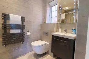 Redgrave Detached home with free parking - Image 3
