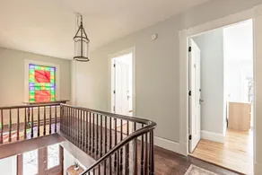 Raspberry Inn · Classic Riverfront Home-Mins to Woodstock & Skiing - Image 3