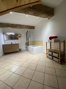 Group gite sleeps 25 on a farm with private pool - Image 2