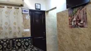 One bedroom apartment with attached kitchen and washroom along with fridge - Image 5
