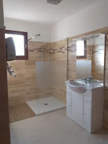 First-floor apartment in a detached house - Image 2