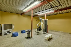 Vacation home with lots of amenities and convenient location to ski runs nearby - Image 3