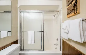 Four O'clock Lodge B14 - Image 2