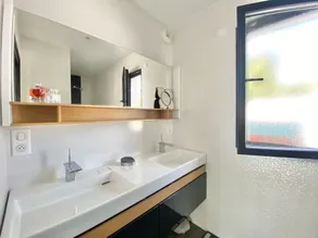 Design Villa with Heated Pool, Garden & Beaches 5 min Away - Image 5