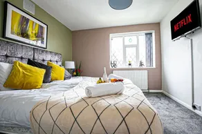 🌟Central House w/ Free Parking, SmartTV & Netflix🌟 - Image 5