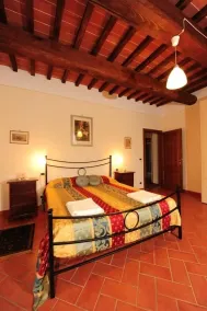 Spacious Villa Noble With All the Comfort, Located In A Peaceful Location Arezzo - Image 4