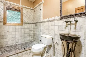 Private Home In The Hills of Pomona - Image 2