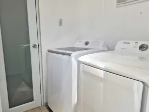 Cozy Corner w/ Private Pool, Pool Table, A/C, Wi-Fi, Laundry & Parking - Image 5