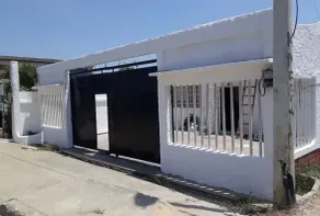 Beautiful Villa at General Villamil 5.5k - Image 3