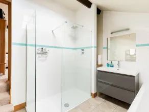 CV37 9HF The Tack Room Shottery · Charming 1Bed in Shottery with secure Parking - Pass The Keys - Image 3