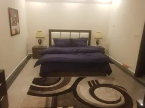 Lavish Living Apartments & Suites - Image 2