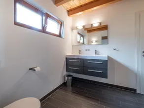 Luxury chalet within walking distance of the centre - Image 5