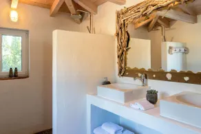 Villa Zo - Four Bedroom Villa, Sleeps 8 - Image 5