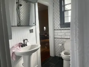 Step back into time with this 1850's historic house - Image 5