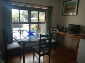 Lovely Sea View 2-Bed Apt in Rineen Sleeps 4 - Image 5