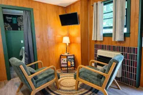 Gresham Shores - Woodies Perch - PET FRIENDLY - Image 2