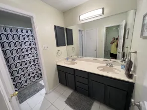 Cheerful 2 Bedroom Home w/Parking in Central South Austin Pet Stays for Free ! - Image 5