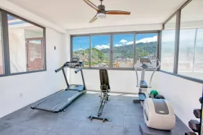 Lovely 2 BR in Zona Romantica - Image 2