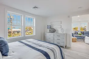 Luxury Ocean View Corner Condo (725S.F.) - Image 4