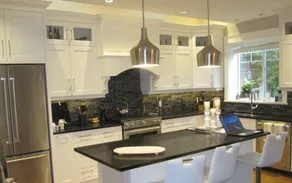 Upscale Home, Backyard Haven - pet friendly - 10 Minutes to Downtown. - Image 4