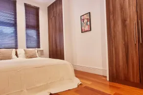 Elegant 2-bed Victorian Flat - Image 3