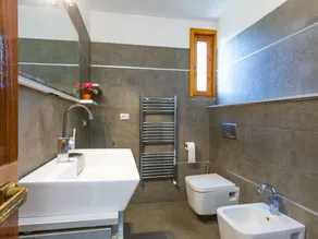 Fin lejlighed for 2 personer med WIFI, TV, terrasse og kæledyr tilladt - Image 2