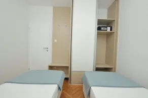Komfort lejlighed med 1 soveværelse med balkon og swimmingpool - Image 2