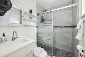 Heated Pool - Sleeps 12 - Close to Beach - King bed - Pet Friendly - Image 3