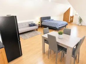 Surridges Studio Sleeps 4 w Parking & Dogs Ok - Image 4