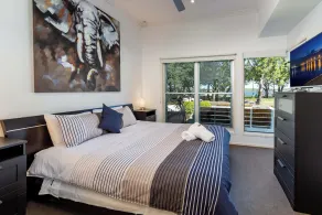 Keith's on Sylvan Beach. Stylish 2BR unit with awesome Pumistone Passage views. - Image 5