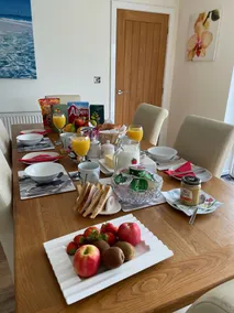 Devon rural country B&B Suite of rooms  with guest lounge and bathroom. - Image 4