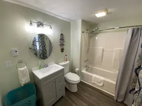 1 Bed 1 Bath Suite On Strip - Image 4