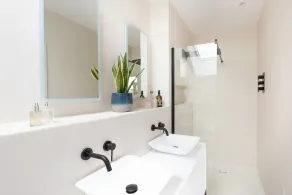 Watersend House located 500m from the majestic Watergate Bay. Set in an acre of private landscaped g - Image 2