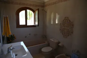 Superb villa with heated private pool - stunning sea and mountain views- Air con - Image 2