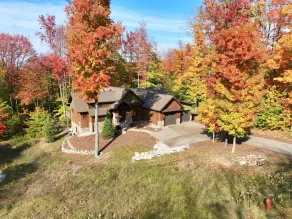 Mountain Pass Lodge, Ski In/Ski Out, Sleeps 18, Hot Tub - Image 2