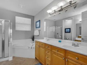 Fifth floor condo with Gulf view, Large Master Bedroom - Image 3