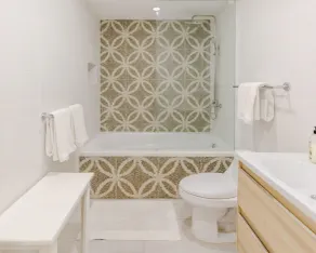 Oceanfront Ground Floor Condo | King Bed, Pool & Bathtub 110 - Image 4