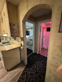 Downtown Gated Hideaway  - Image 4