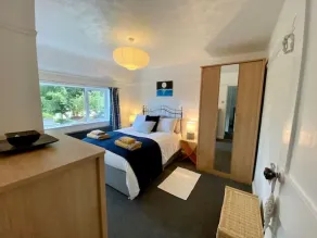 A beautiful refurbished Cornish Cottage with BBQ & Patio - Image 5