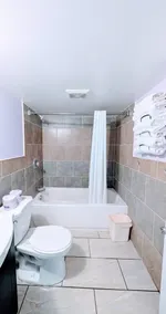 Falls Holiday Apartment - Image 2