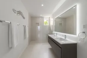 25 Pineapple Drive. - Image 2