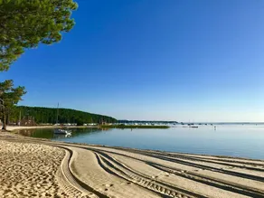 Maison Du Lac - Four Bedroom Villa, Sleeps 8 - Image 5