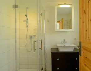 Pretty bungalow with fireplace in Boltenhagen - Image 3
