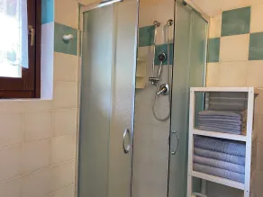 Semesterhus upp till 4 personer, bara 200 m från sjön, lugnt läge - Image 3