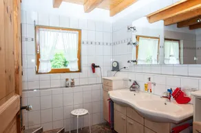 Apartment „Birgit“ mit Bergblick, privater Terrasse und WLAN - Image 3